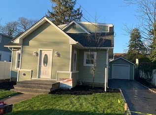 1858 Harte St, Baldwin, NY 11510