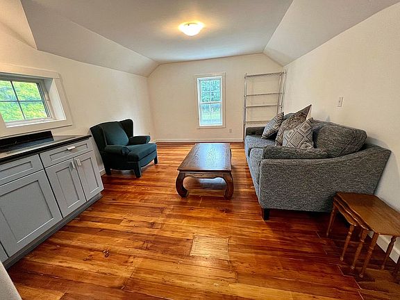 arriving 2nd Fl apartment