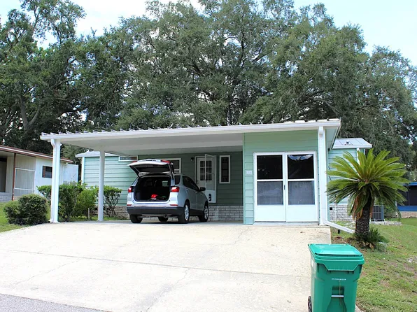 646 Hickory Hl, Lady Lake, FL 32159
