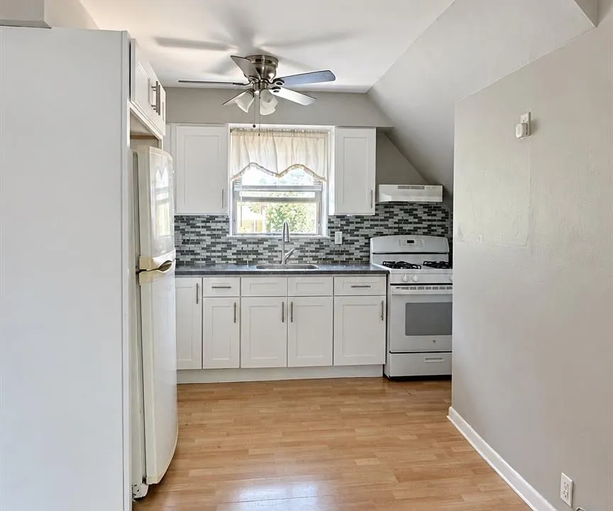 195-07 37th Ave