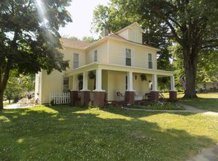 513 N Ely St, Carrollton, MO 64633