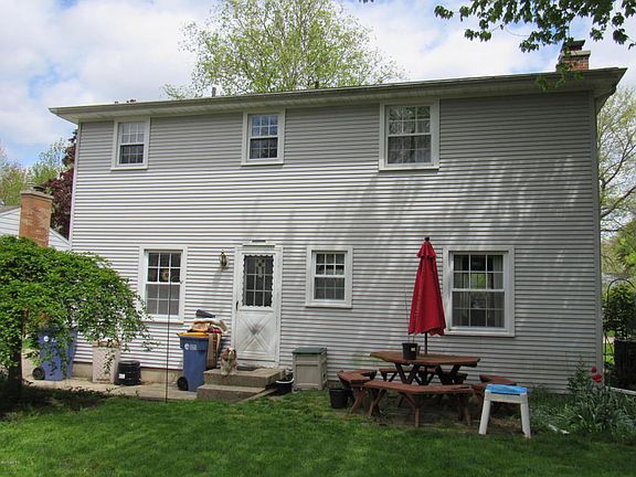3rd image of 1417 Walwood Ter NE