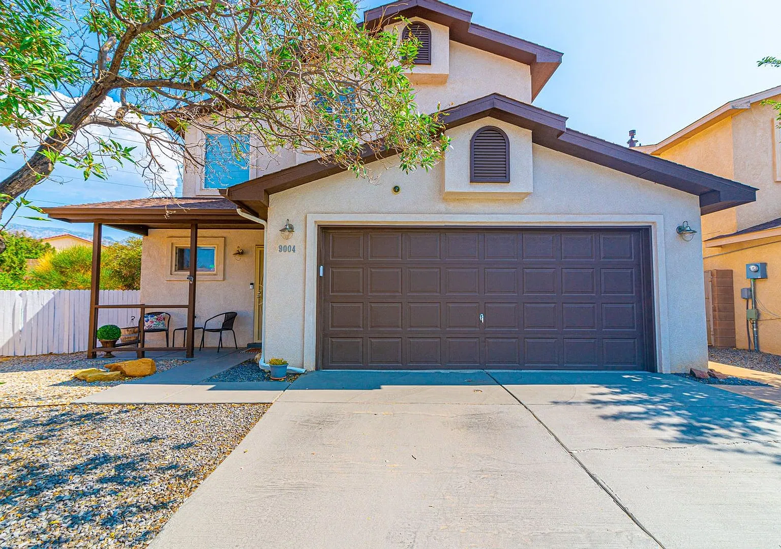 Coming Soon- 3 Bed 3 Bath Aprox 1678 Sq Ft - Desirable Neighborhood Close To Alameda And Louisian... — Photo 1