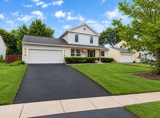 1401 Knoll Dr, Naperville, IL 60565