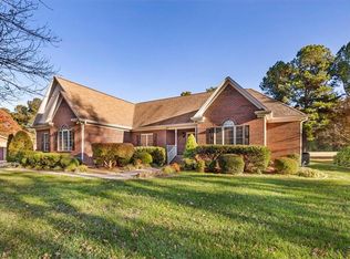 4200 Oakcliffe Rd, Greensboro, NC 27406