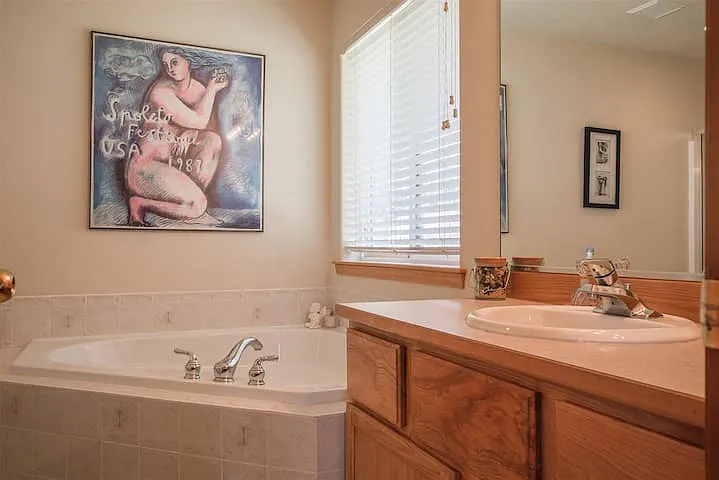 8868 N Huntington Ct — Photo 11