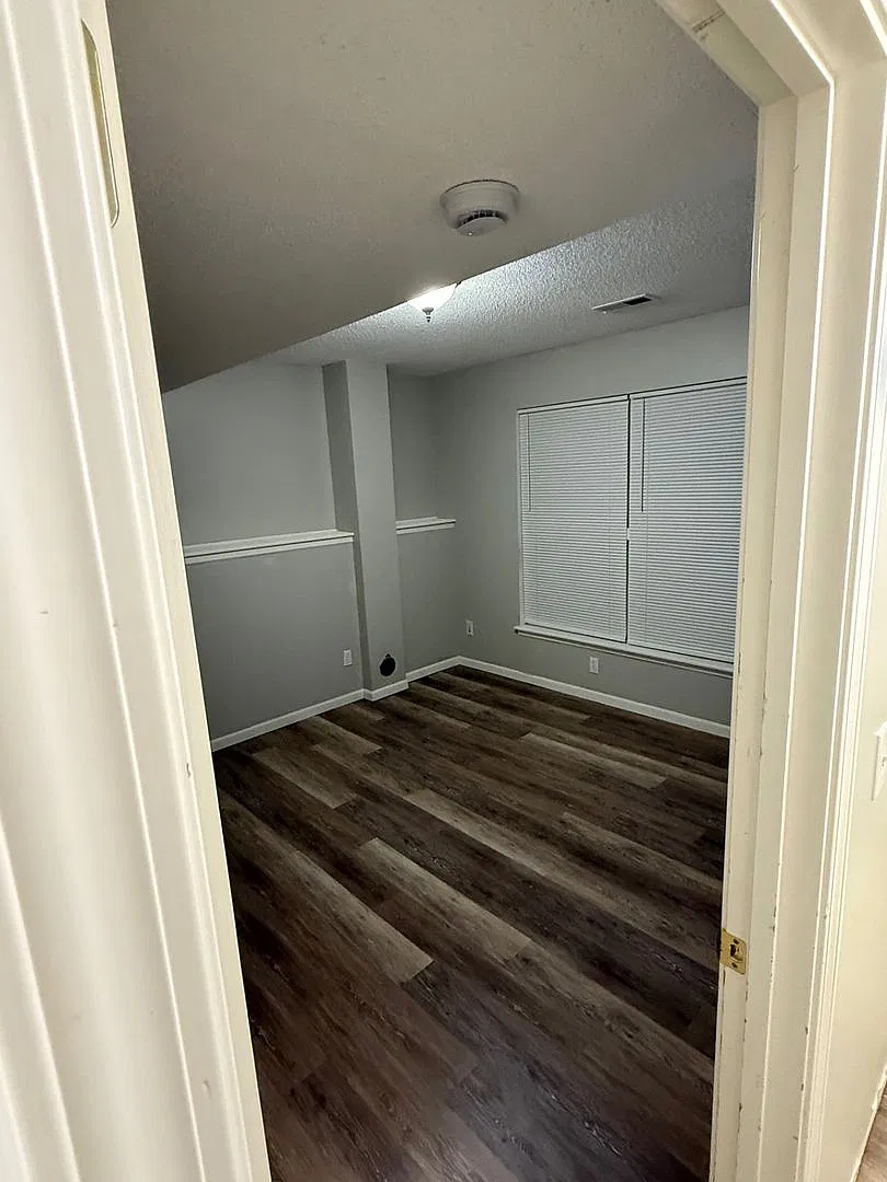 Spacious — Photo 4