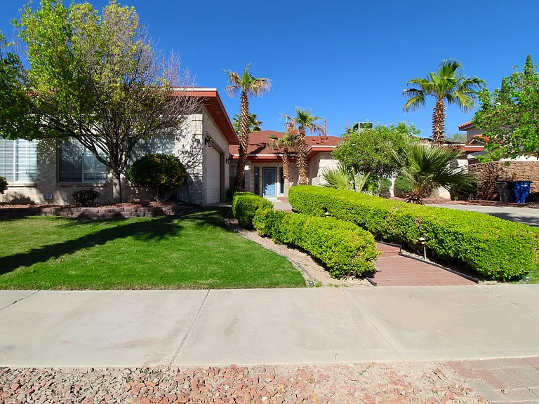 2081 Paseo Del Prado Dr — Photo 4