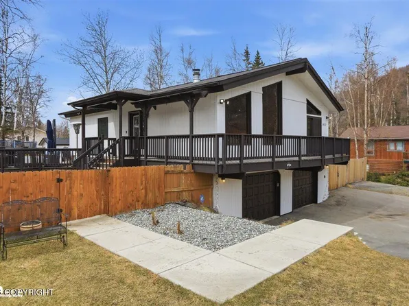 10132 Wren Ln, Eagle River, AK 99577
