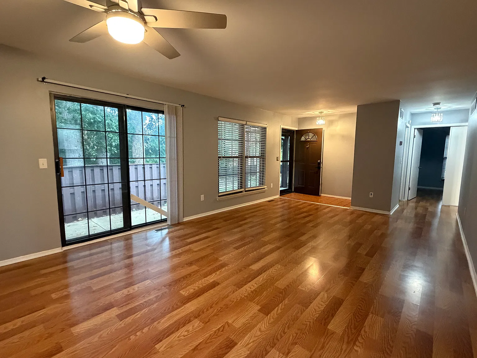 2 bed, 1000 sqft, $1,700 — Photo 3