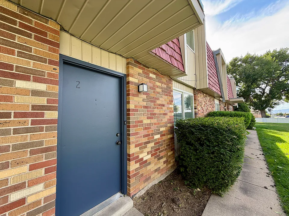 387 N 100 W #2