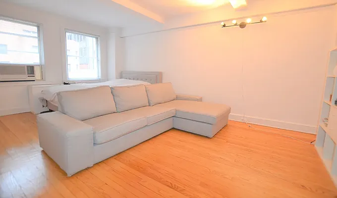 Rented by Manhattan Realty Group | media 3