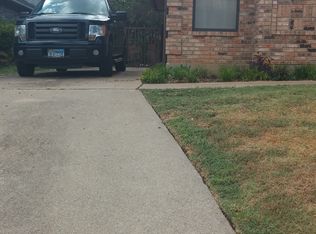 1540 Hollowbrook Ct, Fort Worth, TX 76103