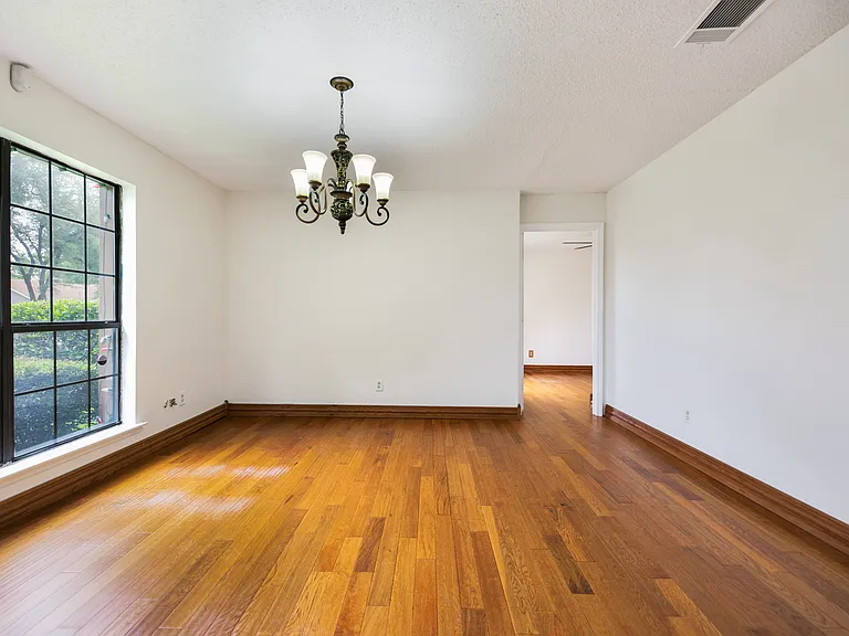 1607 Heather Glen Ct — Photo 10