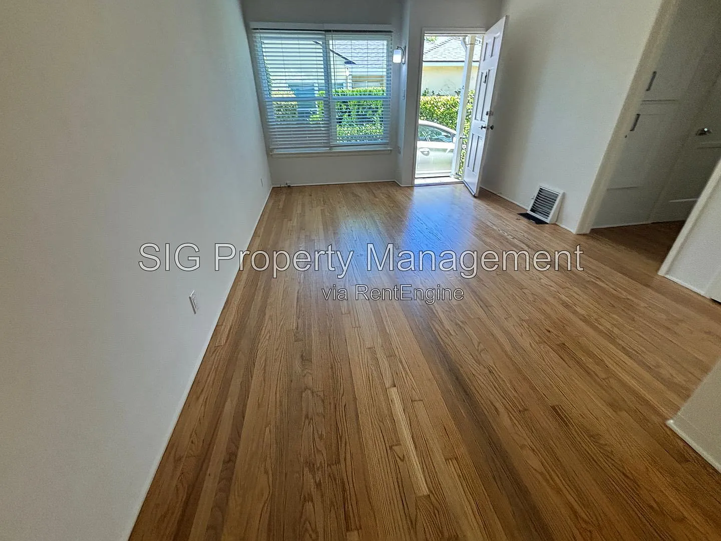 1 bed, 1.0 bath, 574 sqft, $2,125 — Photo 2