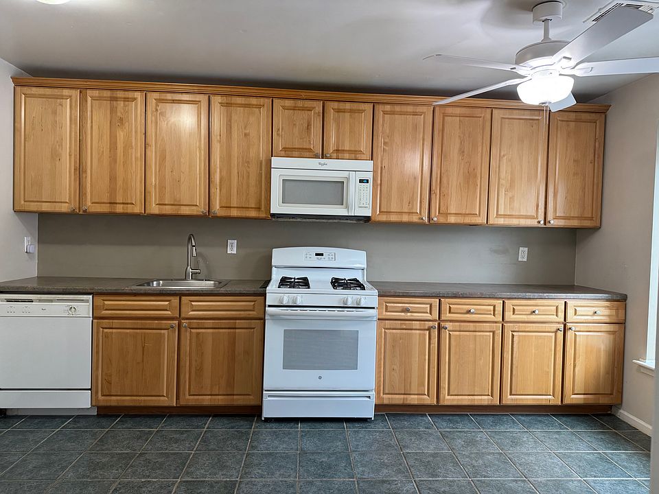 Kitchen with oversize cabinets