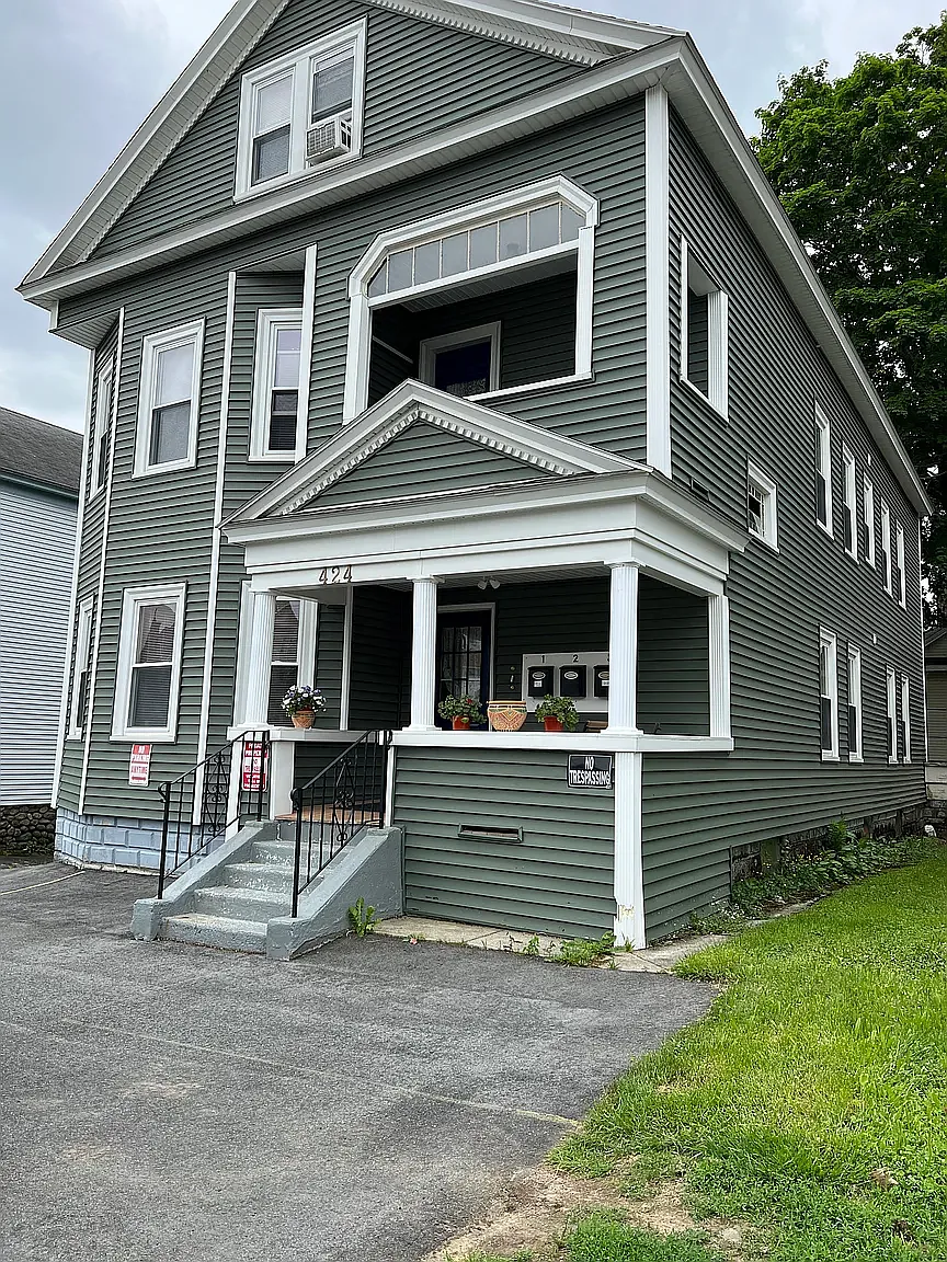 2 bed, 1200 sqft, $2,200 — Photo 1