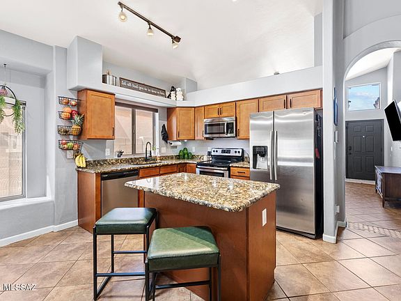 3rd image of 6441 W Wenden Way