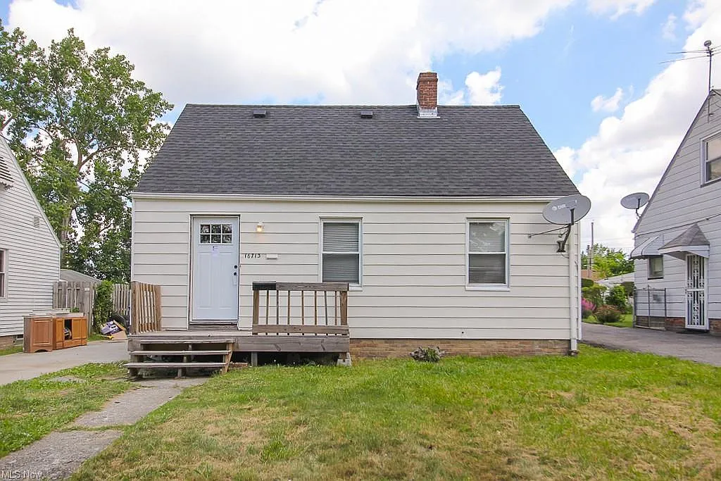 16713 Lotus Dr photo 1