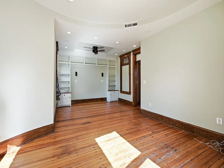 922 E Capitol St NE — Photo 32