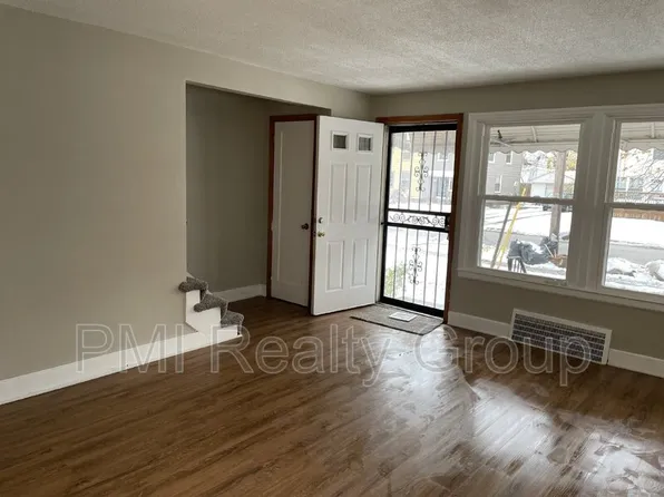 25561 Tungsten Rd, Euclid, OH 44132