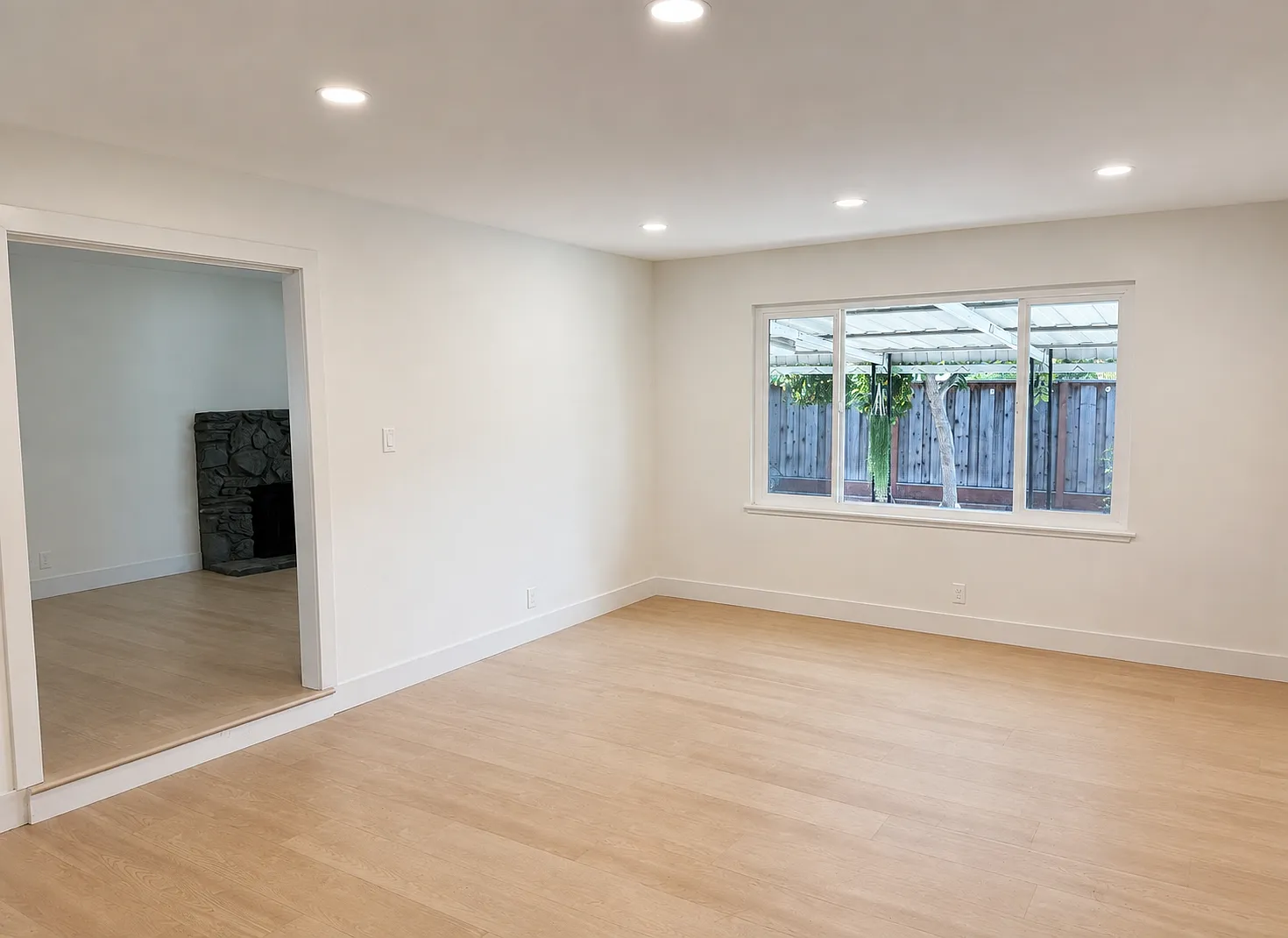 4 bed, 1574 sqft, $4,850 — Photo 4