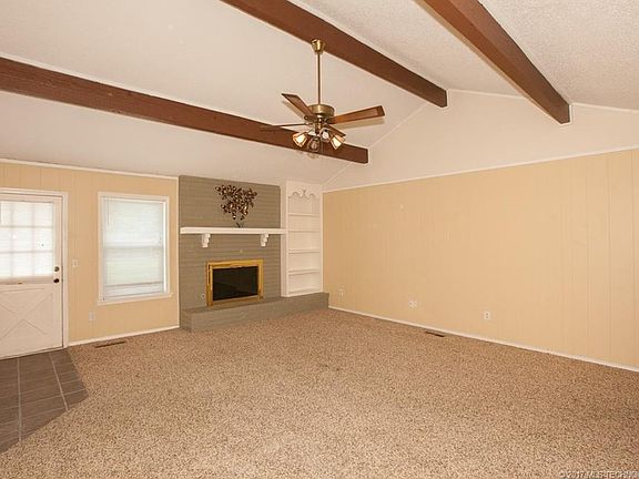 4th image of 2200 S Elder Cres W