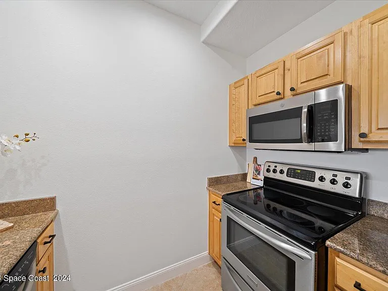601 N Miramar Ave #303 — Photo 9