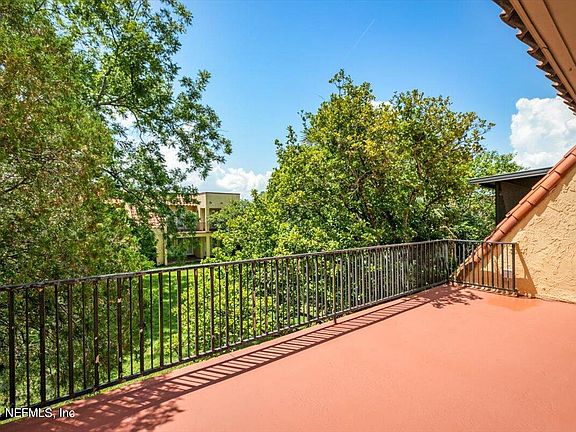 5th image of 3918 LA MIRADA Drive N #4