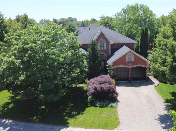 26 Banbury Dr, Hamilton, ON L9K 1H8