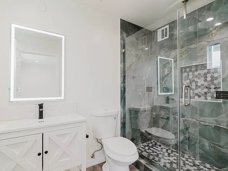 7732 Etiwanda Ave — Photo 22