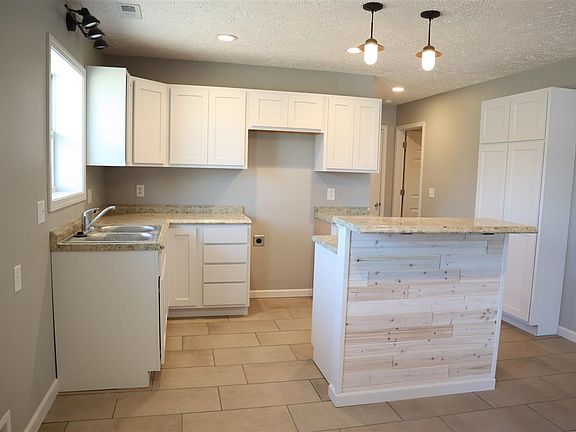 5th image of 708 Gardner Ave