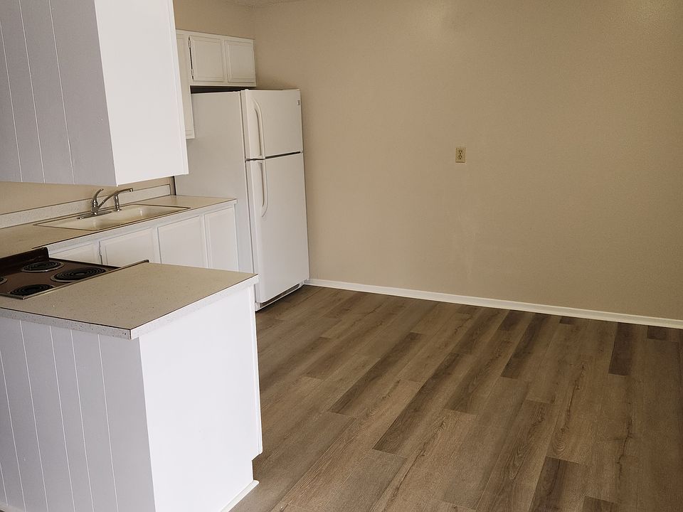 Kitchen looking in from open living room.
