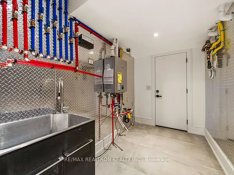 107 Elmwood Ave — Photo 33