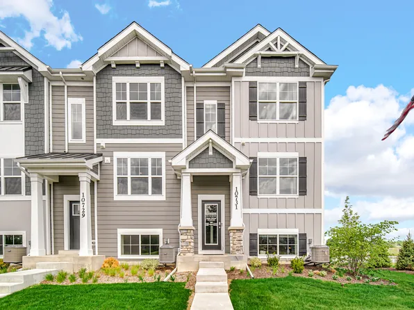 8735 Clover Lane St, Saint John, IN 46373