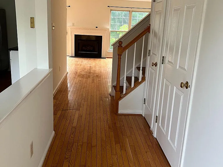 121 Lewisville Ct — Photo 3