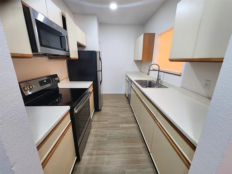 3130 Holly Hall St #3130 — Photo 3