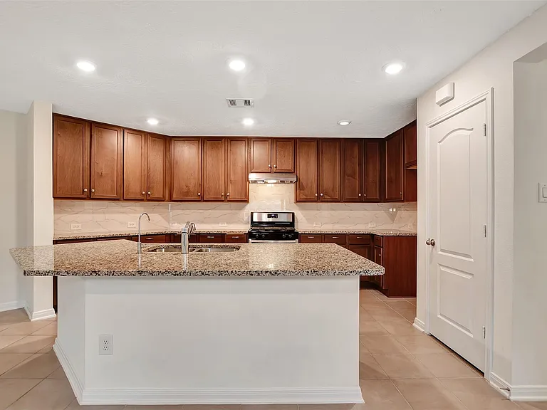 9403 Castillo Ct — Photo 13