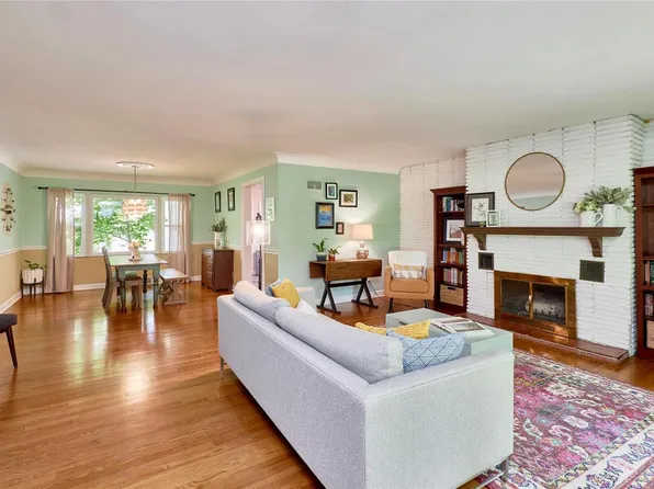 6405 Ruth Dr, Saint Louis, MO 63116