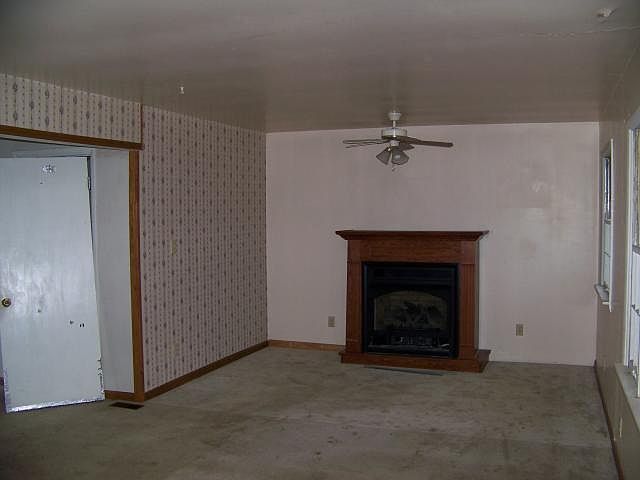 2nd image of 3207 N Roseway Dr