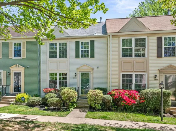 2995 Braxton Wood Ct, Fairfax, VA 22031