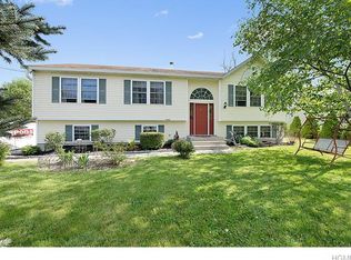 1485 Florida Rd, Mohegan Lake, NY 10547