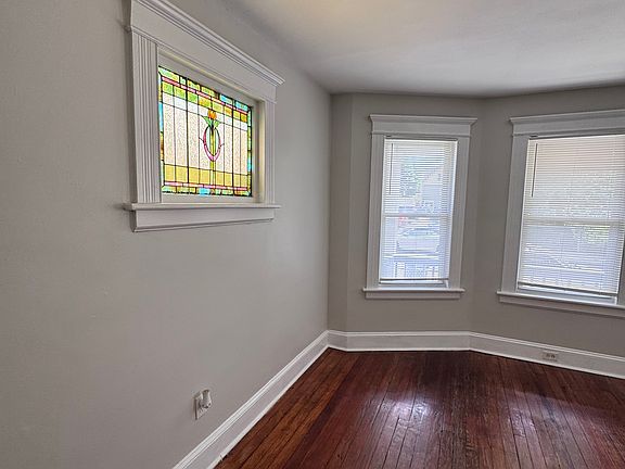 3rd image of 115 Smith St