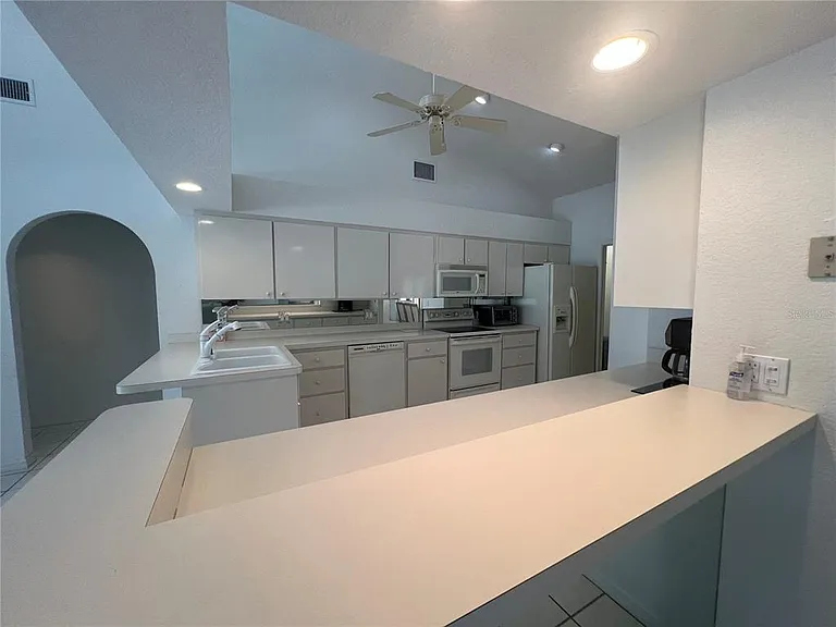 2300 Mauritania Rd — Photo 8