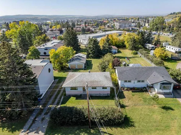 217 E Ross Ave, Cochrane, AB T4C 1C9