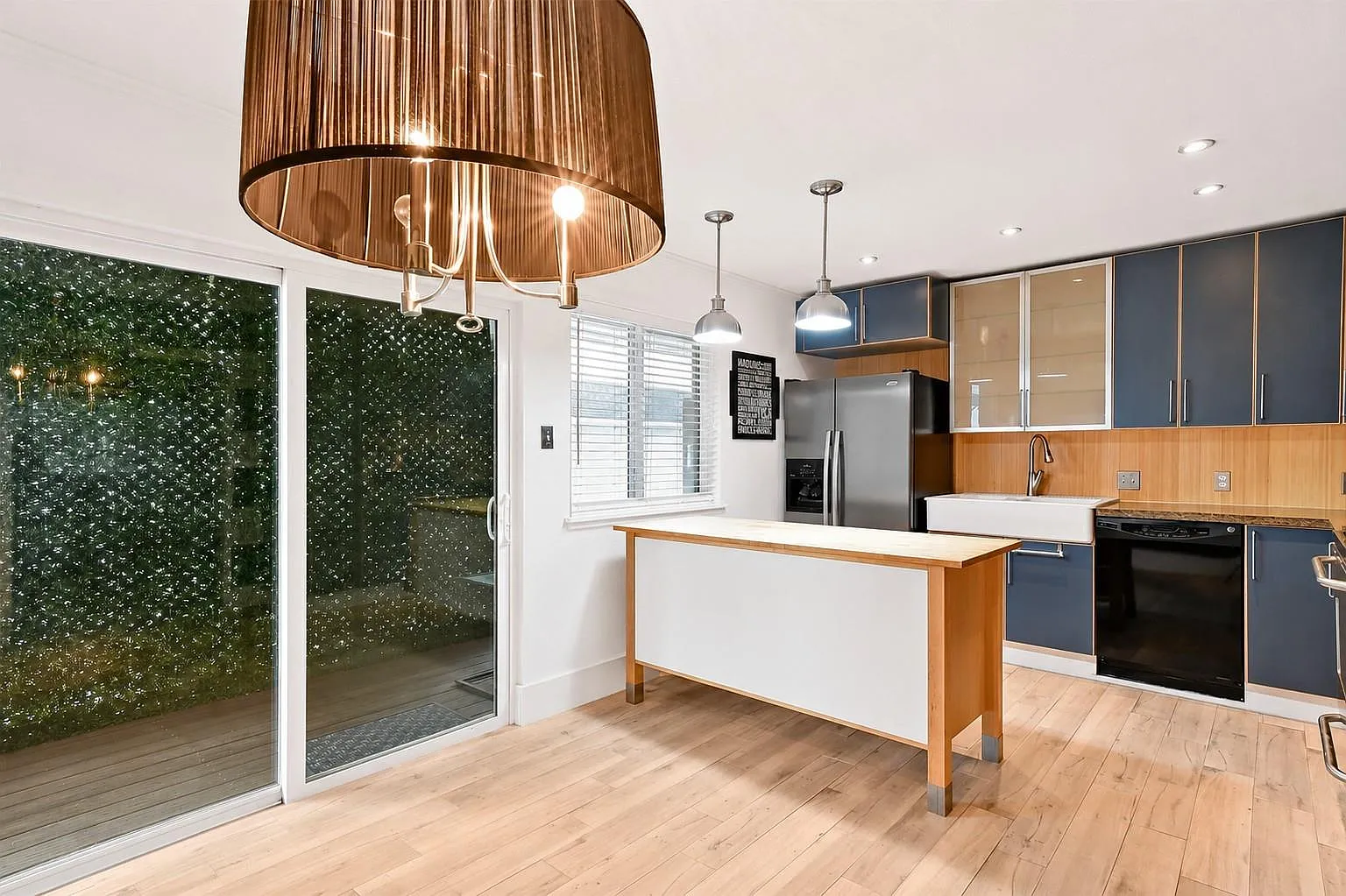 2 bed, 1.5 bath, 1068 sqft, $1,650 — Photo 4