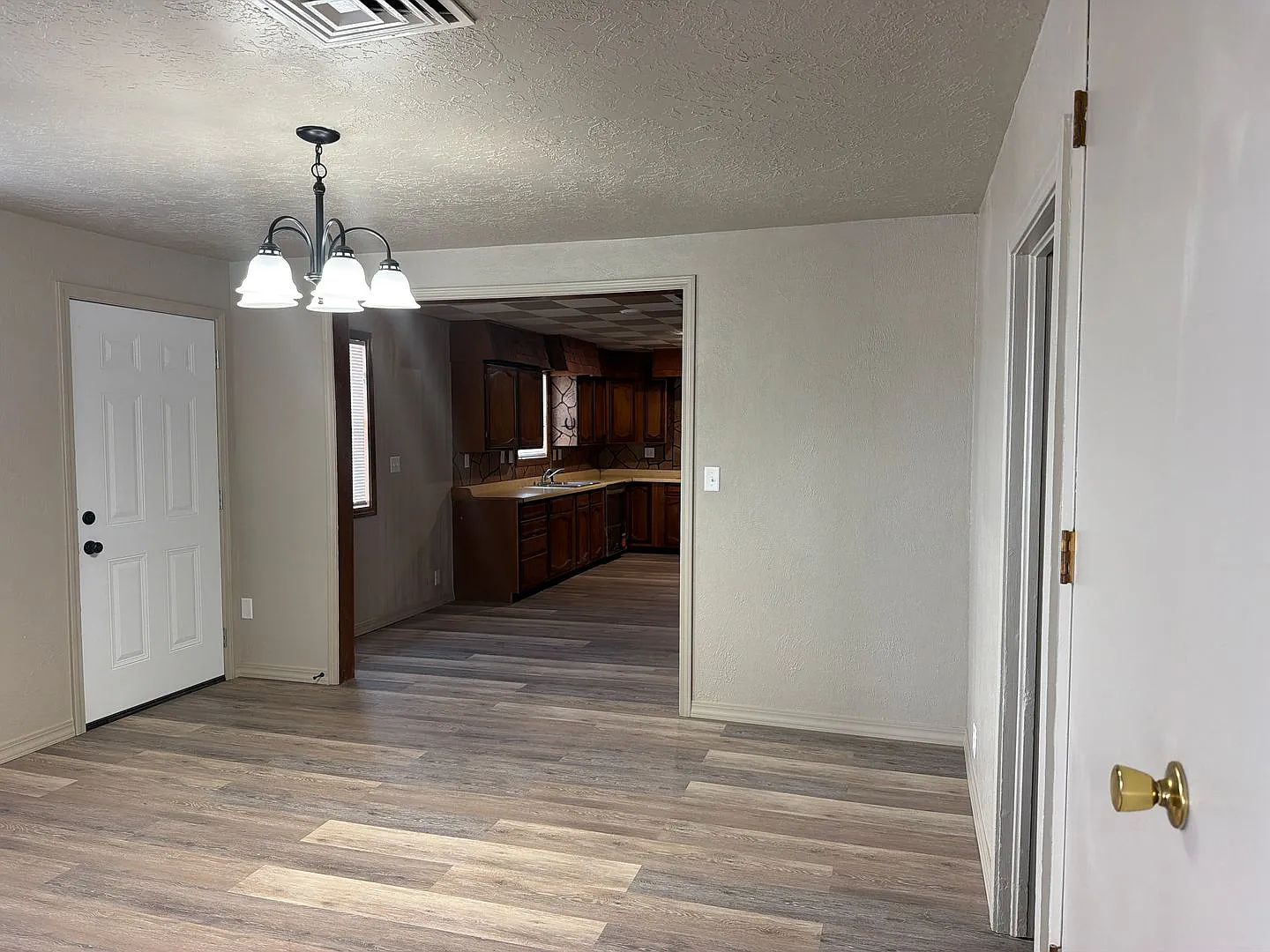 Large Home With Many Updates — Photo 4