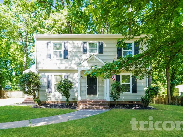 9304 Harps Mill Ct, Charlotte, NC 28270