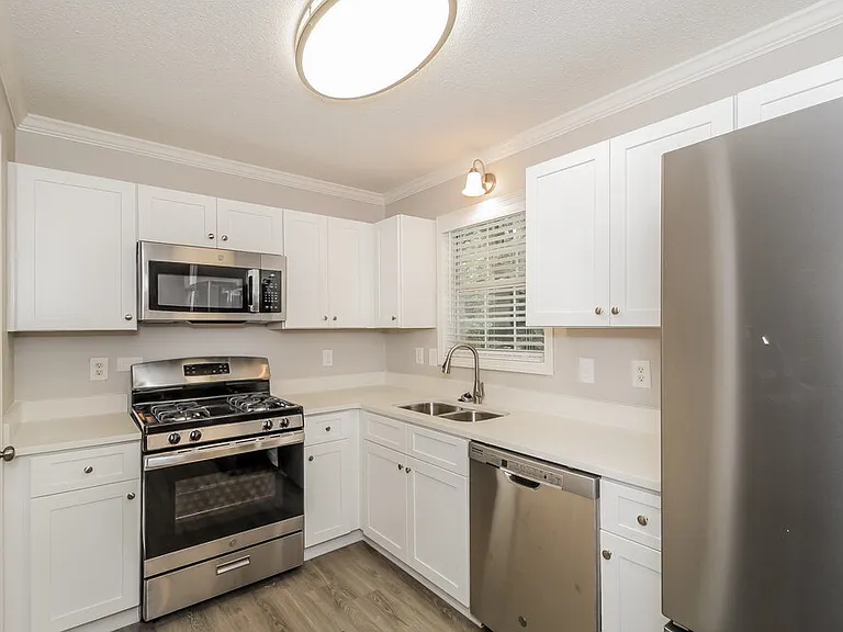 430 Ivy Crest Dr — Photo 8