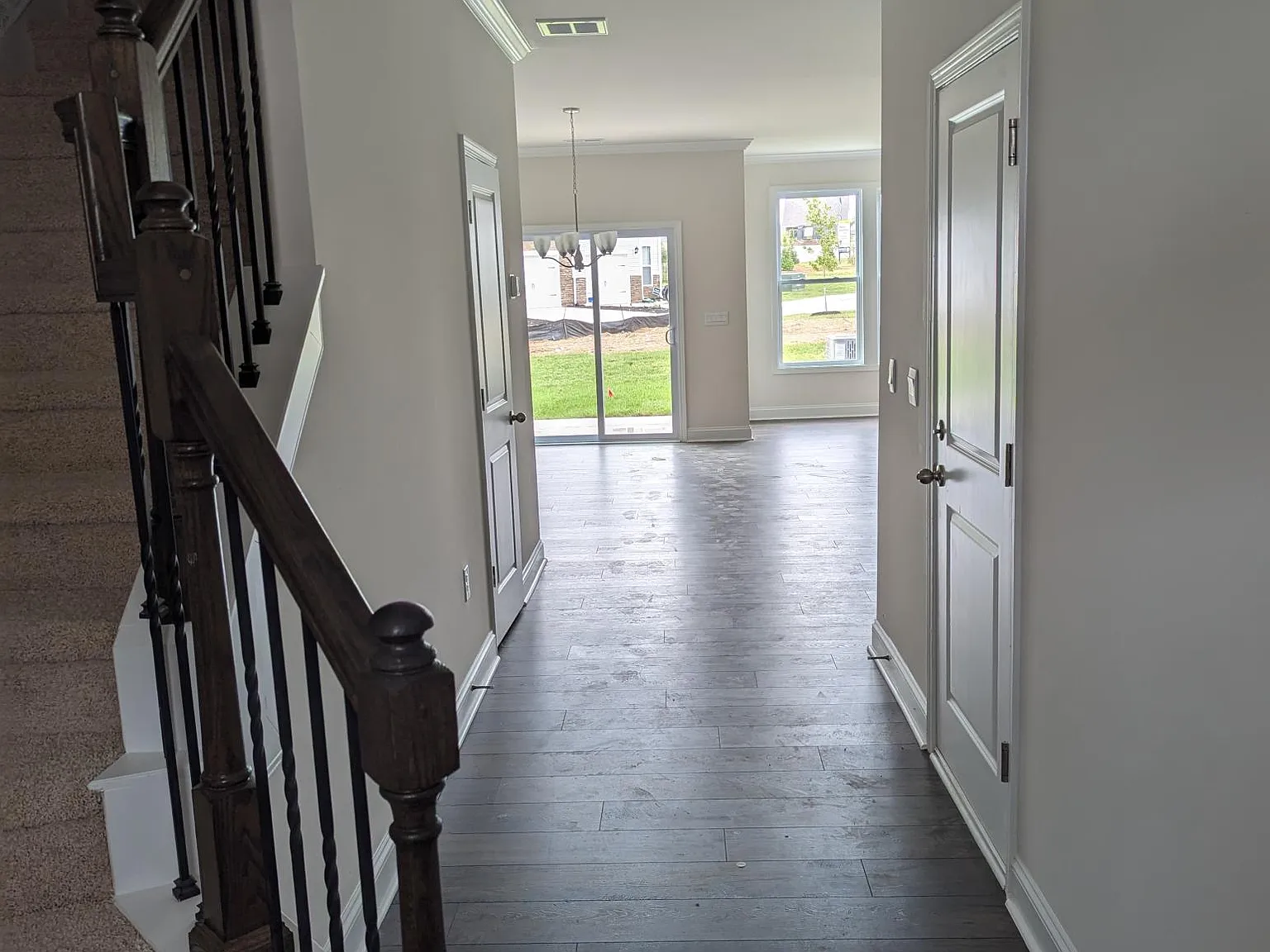3 bed, 2.5 bath, 1674 sqft, $2,300 — Photo 4